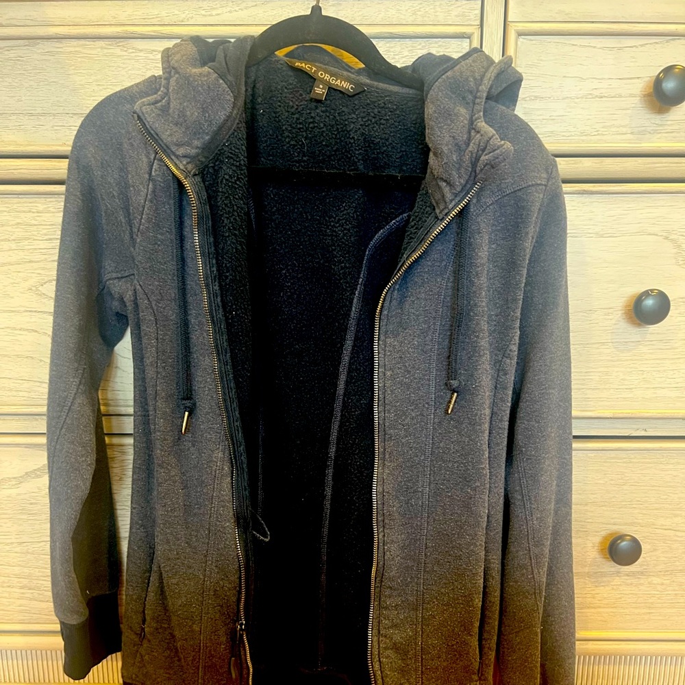 Pact Organic Sweatshirt Size Small